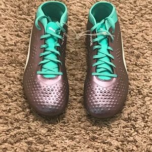 NEW Puma Soccer Cleats/ Football Sz 9.5